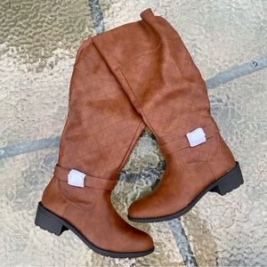 St. John’s Bay Women’s Deer Stacked Heel Riding Boots Cognac (Memory Foam)